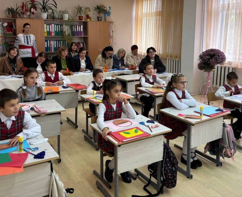 ТВОРЧЕСТВО КАК ЯЗЫК ОБЩЕНИЯ: многоязычный подход на уроке технологического воспитания в лицее им.Г.Виеру