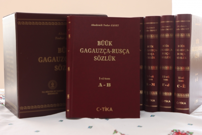 В ГАГАУЗИИ ПРЕЗЕНТОВАЛИ ШЕСТИТОМНЫЙ СЛОВАРЬ &laquo;B&Uuml;&Uuml;K GAGAUZ&Ccedil;A-RUS&Ccedil;A S&Ouml;ZL&Uuml;K&raquo;