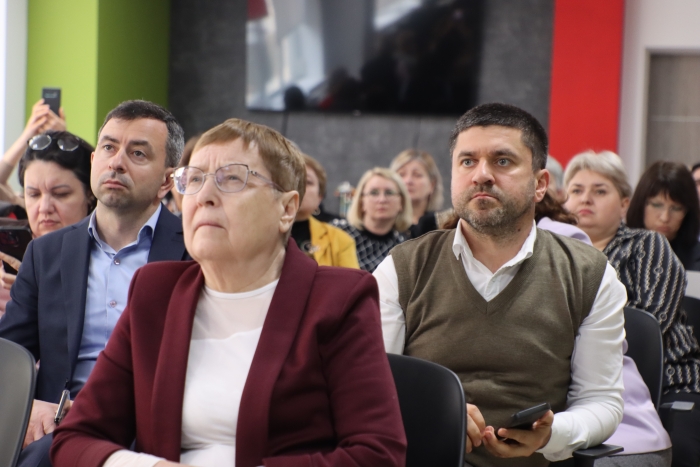 КАЧЕСТВО ОБРАЗОВАНИЯ И ПОДГОТОВКА К ЭКЗАМЕНАМ: ключевые темы совещания директоров