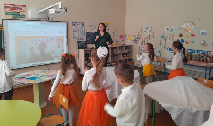 РАЗВИТИЕ ЯЗЫКОВЫХ КОМПЕТЕНЦИЙ В УРО: в Гагаузии прошло региональное методическое объединение