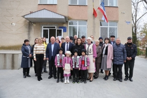 БАШКАН ГАГАУЗИИ ПОСЕТИЛА ГИМНАЗИЮ И ДЕТСКИЙ САД c.БЕШГИОЗ