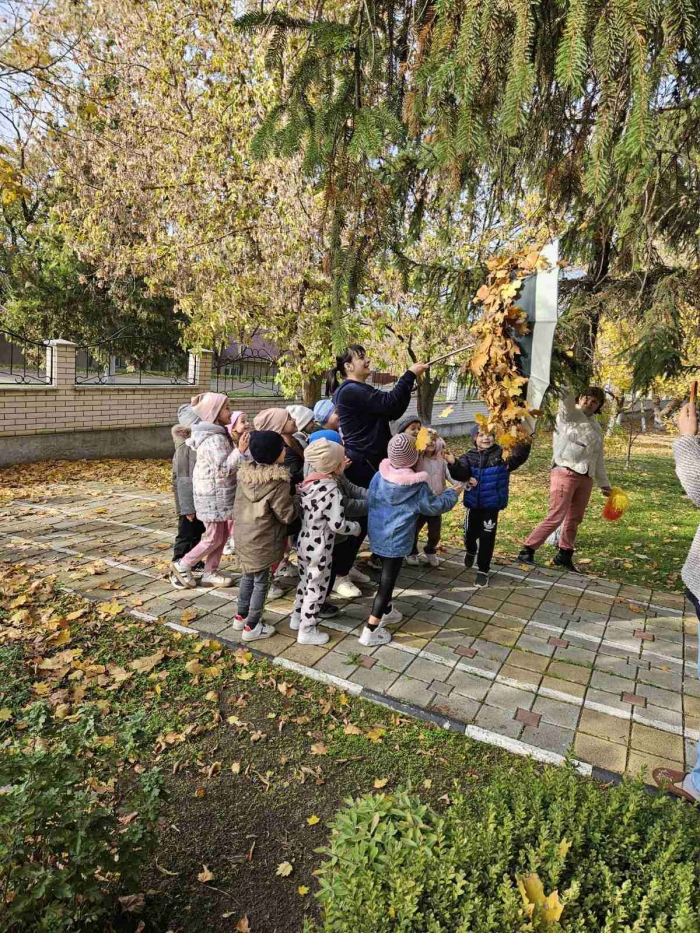 ОСЕНЬ КАК ИСТОЧНИК ВДОХНОВЕНИЯ: педагоги обсудили современные подходы к дошкольному образованию