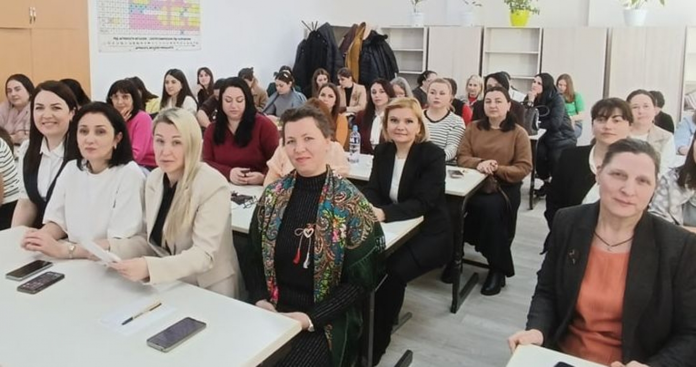 СОВРЕМЕННЫЕ ПОДХОДЫ К ПРЕПОДАВАНИЮ ИНОСТРАННЫХ ЯЗЫКОВ ОБСУДИЛИ НА ЗАСЕДАНИИ РЕГИОНАЛЬНОГО МЕТОДИЧЕСКОГО ОБЪЕДИНЕНИЯ