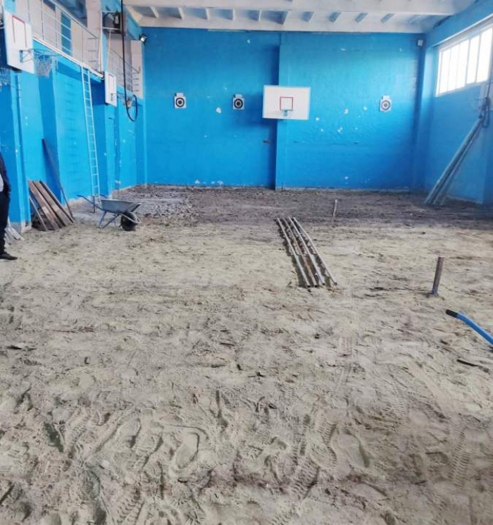 В спортивном зале гимназии села Кириет-Лунга начались ремонтные работы