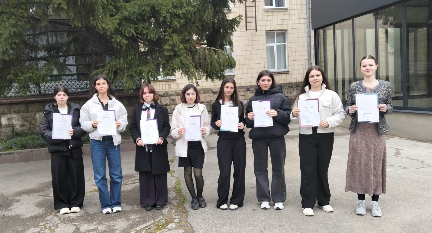 УЧАЩИЕСЯ ГАГАУЗИИ ЗАВОЕВАЛИ 9 ПРИЗОВЫХ МЕСТ НА РЕСПУБЛИКАНСКОЙ ОЛИМПИАДЕ ПО РУССКОМУ ЯЗЫКУ И ЛИТЕРАТУРЕ